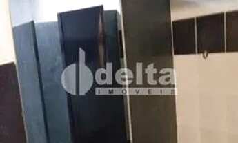 Imagem 2: Galpão disponível para venda no bairro Chácaras Tubalina e Quartel em Uberlândia-MG