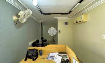 Imagem 2: Casa comercial com 9 salas para venda ou locação na Avenida Saudade nos Campos Elísios