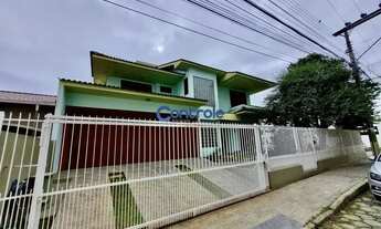 Imagem: Casa de Esquina com 4 Quartos, 4 Banheiros