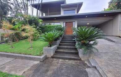 Imagem: CASA NO CENTRO DE ALPHAVILLE!