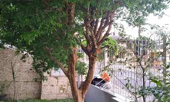 Imagem 3: Casa com 2 vagas de garagem para carros pequenos