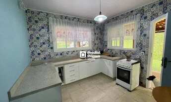 Imagem 3: Imóvel com Área Verde e Localização Reservada Próximo ao Centro do Bairro por R$ 820.000