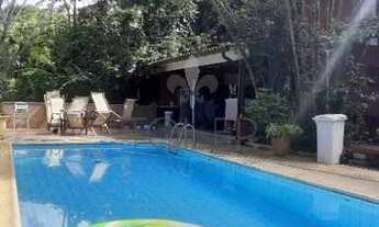 Imagem 2: Casa triplex em condomínio no Itanhangá