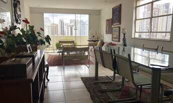 Imagem: Apartamento amplo com varanda e uma vista