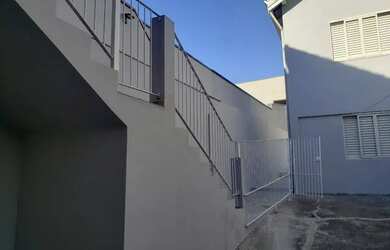 Imagem 4: CASA A VENDA EM JUNDIAÍ - VILA MUNICIPAL - SÃO 2 CASAS COM ENTRADAS INDEPENDENTES