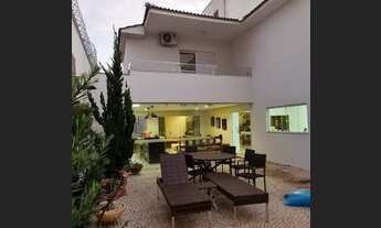 Imagem 3: Casa sobrado com 370m², 3 suítes e amplo espaço de lazer com piscina