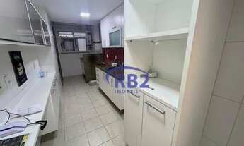 Imagem 6: Apartamento de 2 quartos com armários planejados em prédio com piscina ao lado do MarlyCru