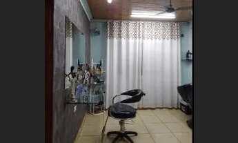 Imagem 6: Casa que está adaptada pra salão de beleza