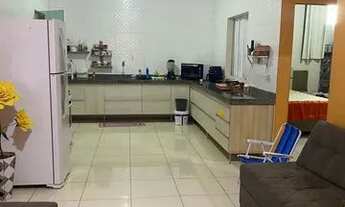 Imagem 5: Vende-se esta casa de dois quartos com piscina na cidade jardim