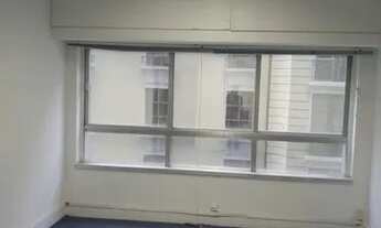 Imagem: Sala possui 27 metros quadrados em Centro