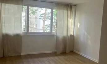 Imagem 1: Itaim - Locação - Com uma planta quadrada, este apartamento conta com 2 quartos, sendo 1 s