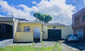 Imagem: Casa, 500m², 2/4, 2vgs, em frente a pça