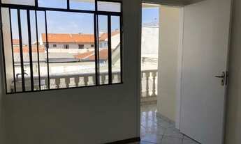 Imagem 2: Alugo casa com 4 Peças - Cajuru - Vila Oficinas