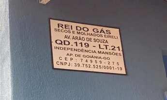 Imagem 2: Terreno com salas comerciais e barracão no fundo