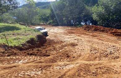 Imagem 2: Lote/Terreno para venda com 700 metros quadrados em Centro - Igaratá - SP