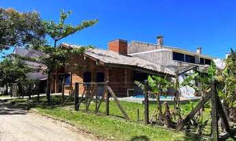 Imagem 5: Elegance Imóveis: Elegante casa térrea com 3 dormitórios, de esquina, poucas quadras do ma