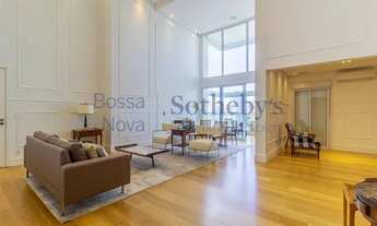 Imagem 2: Apartamento com pé-direito duplo em condomínio com lazer completo