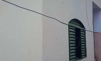 Imagem 6: CASA SETOR UNIÃO COM 3 QUARTOS VARANDA FRENTE PRAÇA PROX A AV T-9 OPORTUNIDADE ÚNICA