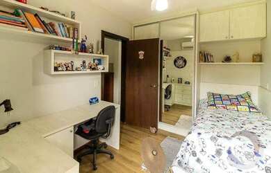 Imagem 10: Casa para Venda em Florianópolis, Cacupé, 6 dormitórios, 2 suítes, 5 banheiros, 4 vagas