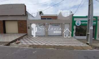 Imagem 4: Casa para Venda com Excelente Localização na Rua Floriano Peixoto 129 Centro Sertânia/PE