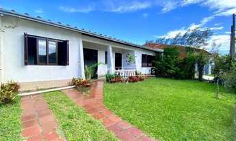 Imagem: LINDA CASA A POUCOS METROS DO MAR