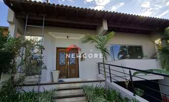 Imagem: Casa de condomínio em Avenida Mário Ranieri