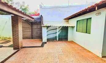Imagem 4: Casa com 03 quartos e churrasqueira à venda no bairro Ipanema