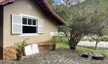 Imagem 2: Imóvel com Área Verde e Localização Reservada Próximo ao Centro do Bairro por R$ 820.000