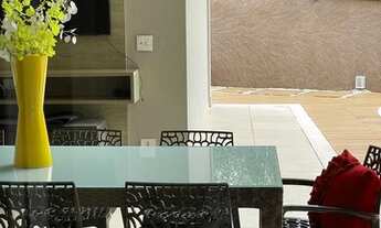 Imagem 5: Casa de condomínio para aluguel tem 630 metros quadrados com 4 quartos