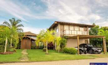 Imagem 3: Casa com 5 suítes e piscina com espaço gourmet em condomínio fechado localizado em Praia d