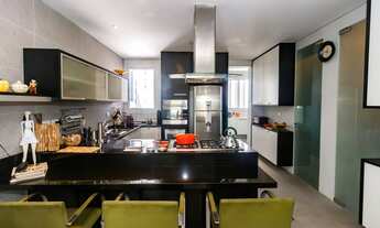 Imagem 7: Apartamento para venda possui 230 metros quadrados com 3 quartos em Jardim Paulista - São