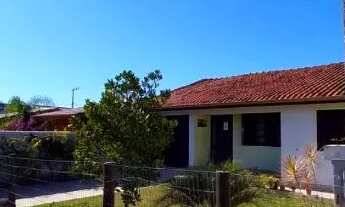 Imagem 4: Casa em Imbituba, localizada no bairro Alto Arroio, a 250 metros até a lagoa de Ibiraquera
