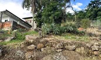 Imagem: Vendo terreiro na costeira do pirajubaé