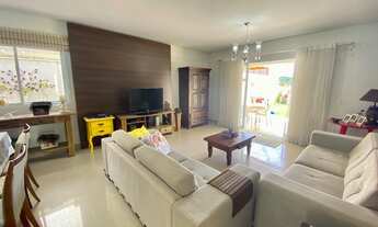 Imagem 2: Casa de condomínio para aluguel tem 230 metros quadrados com 3 quartos