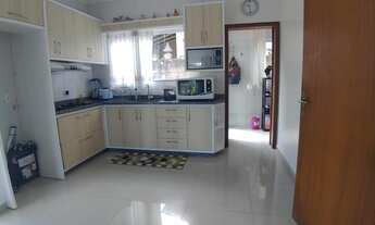 Imagem 2: Casa de 3 dormitórios para alugar no Campeche