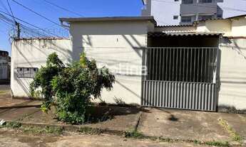 Imagem: Casa para alugar, 2 quartos, 1 vaga, Tubalina