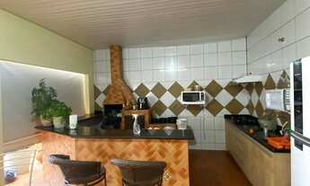 Imagem 4: Vendo sobrado 4 suítes,piscina,no centro da cidade