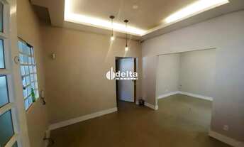 Imagem: Casa comercial com 3 salas disponível para