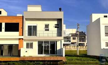 Imagem 6: Casa Espaçosa no Deltaville com 3 Quartos, 1 Suíte e 2 Vagas de Garagem