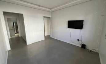 Imagem 2: Apartamento térreo de dois quartos no bairro Farroupilha