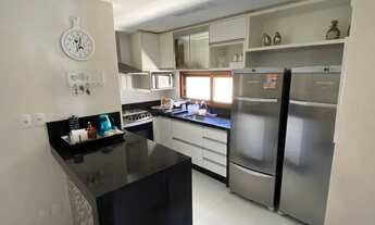 Imagem 6: Laise mostra Dúplex 4 suítes BARRAMARES