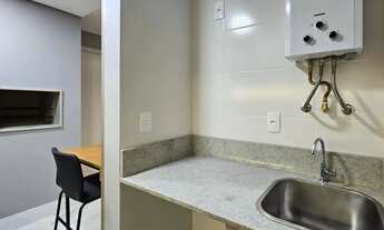 Imagem 7: Apartamento completamente mobiliado e decorado, sacada, churrasqueira e vaga, com vista!