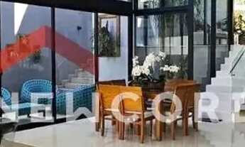 Imagem: Casa de condomínio em Avenida Irineu Bastos