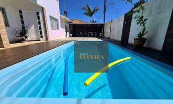 Imagem 2: Casa pertinho da praia do Campeche com Piscina e 4 Dormitórios