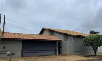 Imagem: Oportunidade Excepcional Ampla Residência