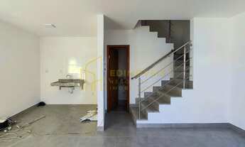 Imagem 4: Oportunidade Única: Casa Duplex com 2 Suítes no São Francisco Pronta para Morar!