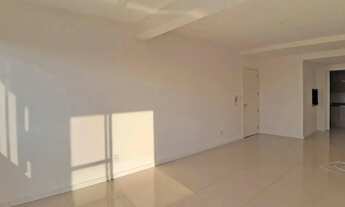 Imagem 5: Apartamento grande com 2 dormitórios, sacada e suíte com espaço para closet