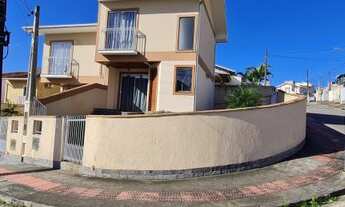 Imagem 2: Oportunidade!!!Sobrado de esquina de 02 dormitórios com ótima localização e terreno grande