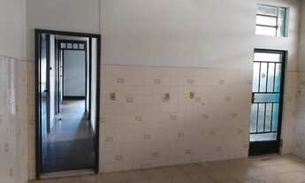 Imagem 5: Ótimo Imóvel com 2 Casas no Centro de Bicas