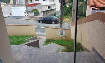 Imagem 7: Oportunidade!!!Sobrado de esquina de 02 dormitórios com ótima localização e terreno grande